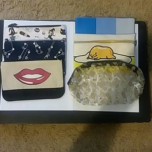 6 Ipsy makeup bags.. never used
